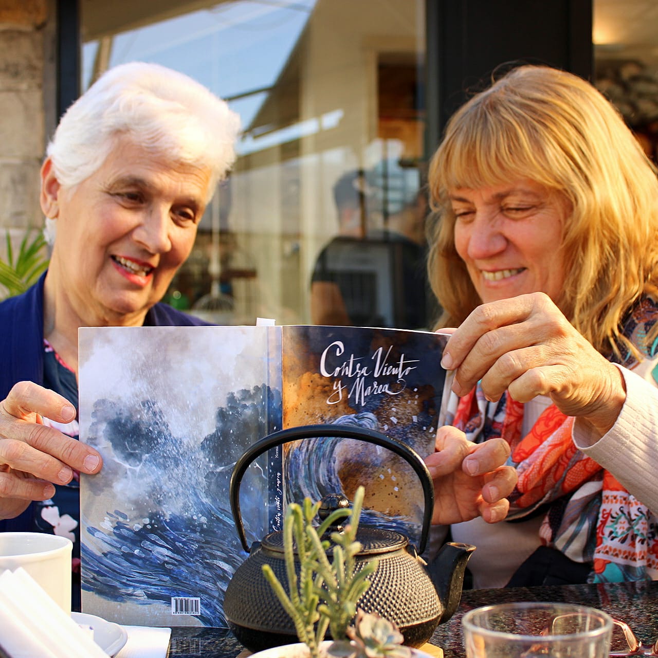 Norma Taborda, mujer de vanguardia Entre cafés, tés y risas, una charla con la escritora de Contra Viento y Marea